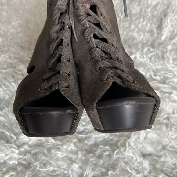 Lucky Brand Nellie Suede Leather Lace up Wedge Heel Booties/Boots 6 Taupe Gray - Picture 6 of 9